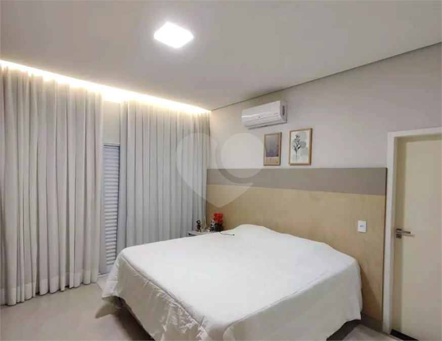 Casa à venda com 2 suítes no condomínio Parque Imperial, Salto - SP