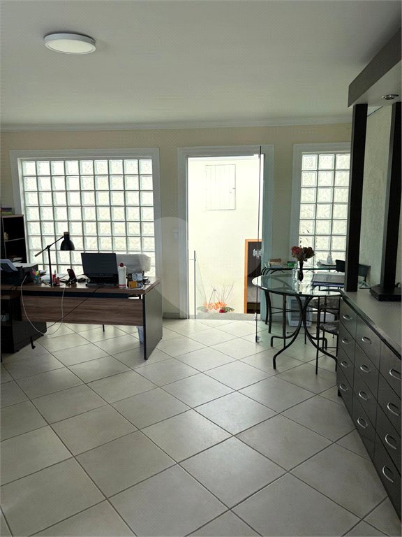 Casa à venda com 4 suítes em Vila Lavínia, Mogi das Cruzes, SP