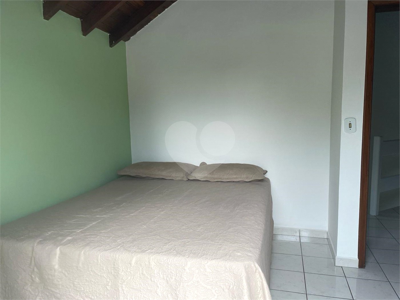 Casa à venda com 3 quartos, sendo 2 suítes,  no condomínio São Joaquim, Vinhedo - SP