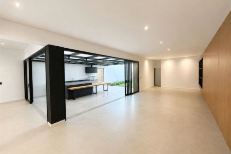 Casa à venda com 4 quartos, sendo 3 suítes,  no condomínio Terras de Santa Teresa, Itupeva - SP