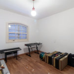 Casa à venda com 4 quartos, sendo 2 suítes, no condomínio Vila das Flores, São Paulo - SP