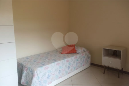 Casa à venda com 3 quartos, sendo 1 suíte, no condomínio Serra da Estrela, Atibaia - SP