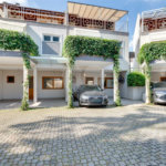 Casa à venda com 4 quartos, sendo 3 suítes, no condomínio Vila Hípica, São Paulo - SP