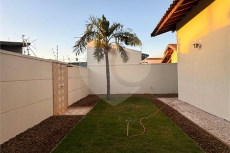 Casa à venda com 3 quartos, sendo 1 suíte, em Ipê, Três Lagoas, MS