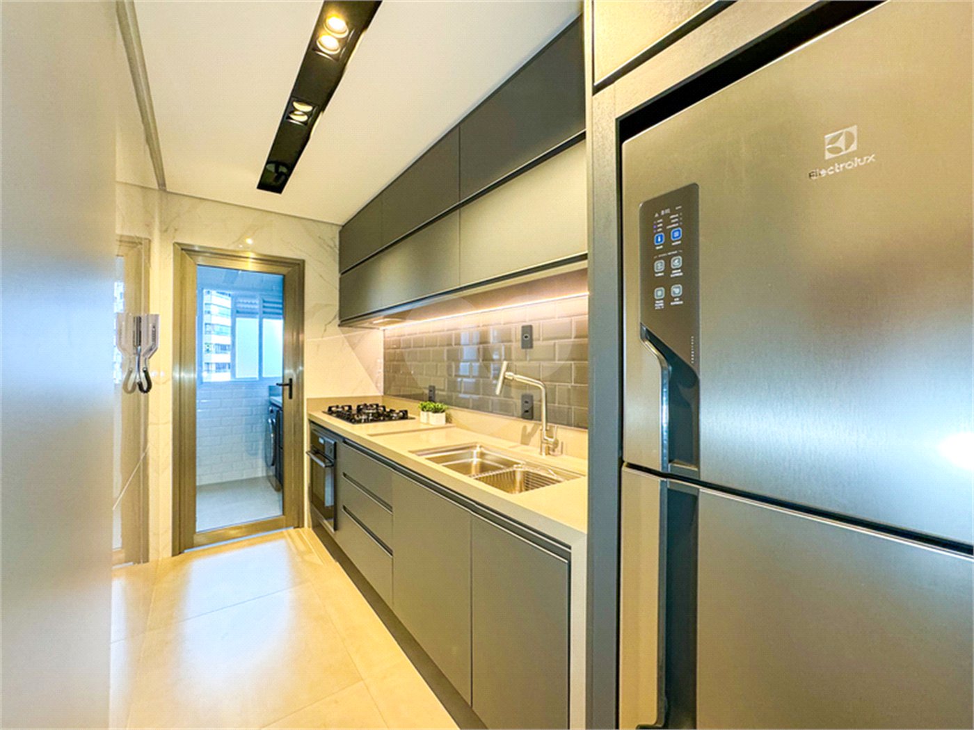 Apartamento à venda com 3 quartos, sendo 1 suíte, em Vila Suzana, São Paulo, SP