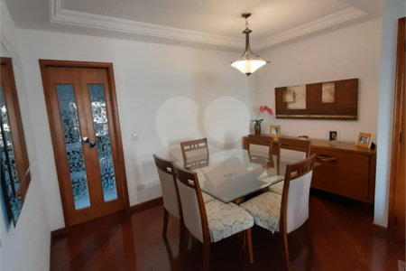 Apartamento à venda com 3 quartos, sendo 1 suíte, em Campo Belo, São Paulo, SP