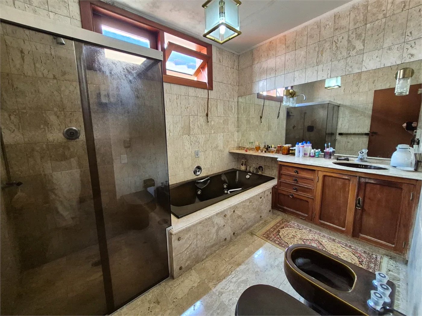 Casa de Vila à venda ou para alugar com 4 quartos, sendo 2 suítes, em Jardim Leonor, São Paulo, SP