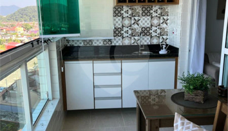 Apartamento à venda com 2 quartos, sendo 1 suíte,  no Centro, Mongaguá, SP