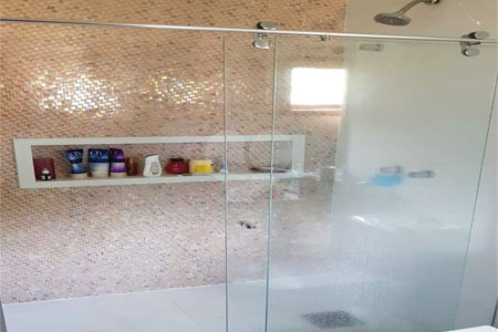 Casa à venda com 5 quartos, sendo 3 suítes, no condomínio Residencial Vale das Laranjeiras, Indaiatuba - SP