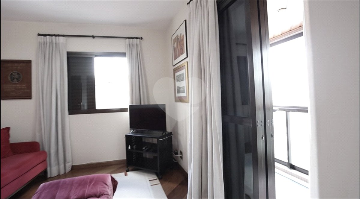 Apartamento à venda ou para alugar com 4 quartos, sendo 2 suítes, em Santana, São Paulo, SP