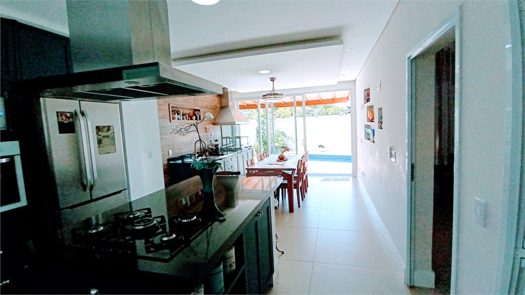 Casa à venda com 3 suítes no condomínio Vila do Sol, Valinhos - SP
