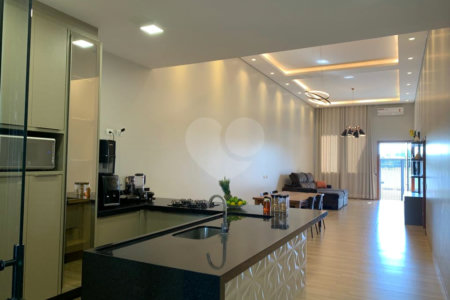 Casa à venda com 2 quartos, sendo 3 suítes, no Centro, Salto Grande, SP