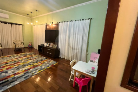 Casa à venda com 3 quartos, sendo 1 suíte, em Parque Santa Marta, São Carlos, SP