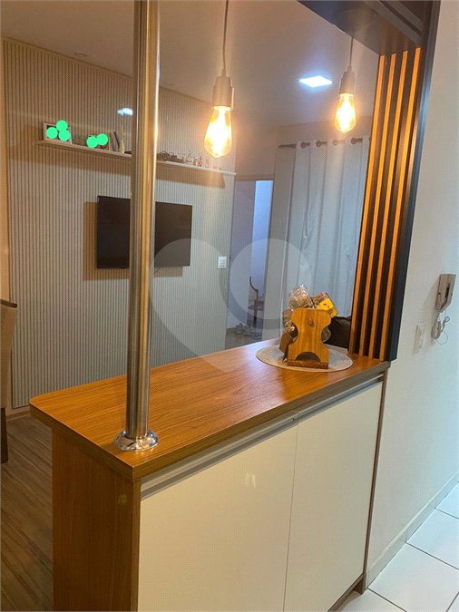 Apartamento à venda com 2 quartos, sendo 1 suíte,  em Jardim Carambeí, São Roque, SP