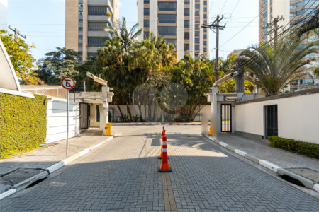 Duplex à venda com 6 quartos, sendo 4 suítes, em Alto de Pinheiros, São Paulo, SP