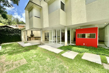Casa à venda com 4 suítes no condomínio Recanto Impla, Carapicuíba - SP