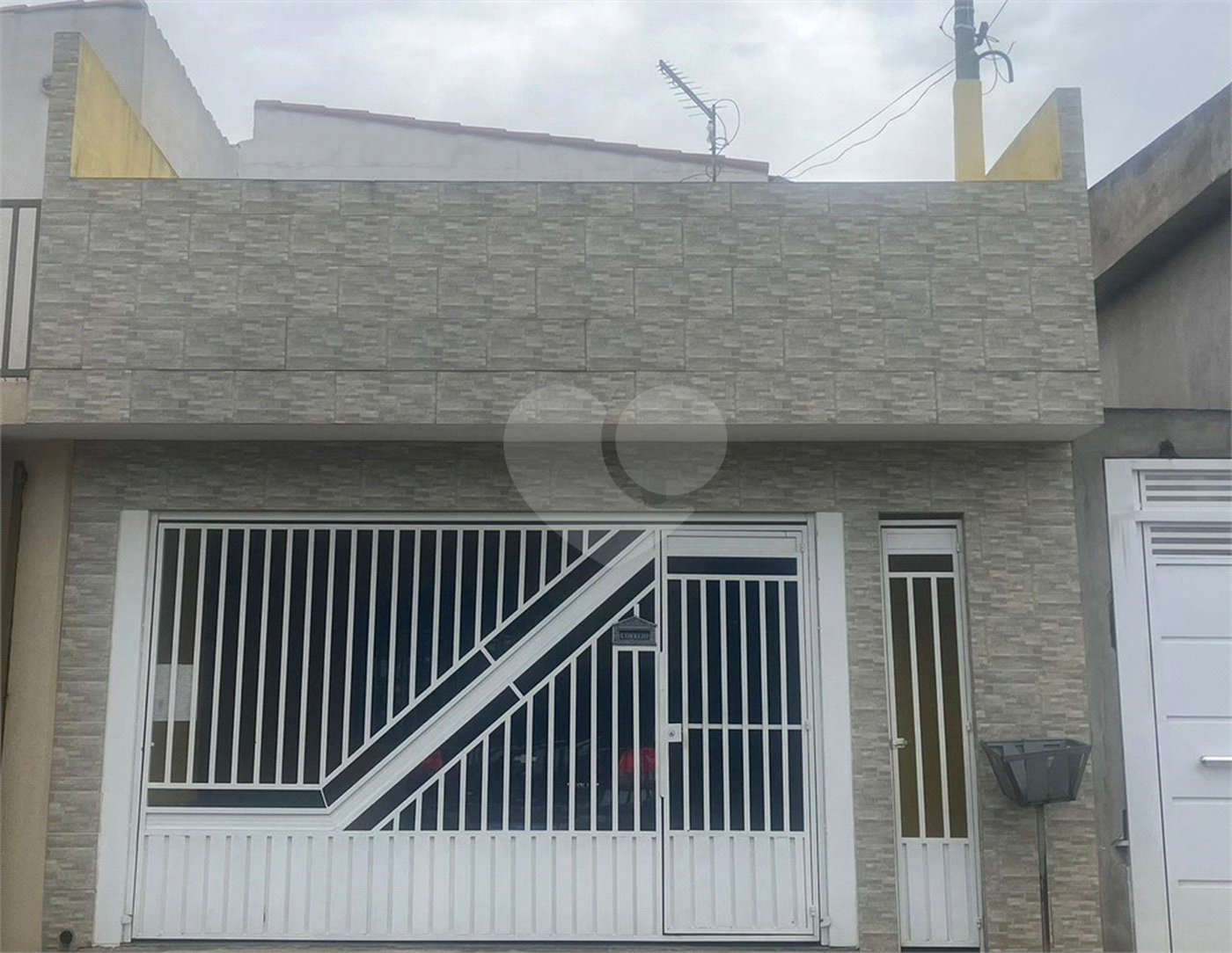 Casa à venda com 3 quartos, sendo 1 suíte,  em Vila Amélia, Poá, SP