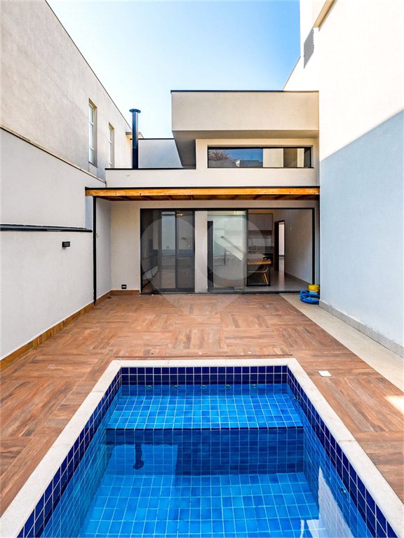 Casa à venda com 3 quartos, sendo 2 suítes, no condomínio Residencial Mont'alcino, Valinhos - SP