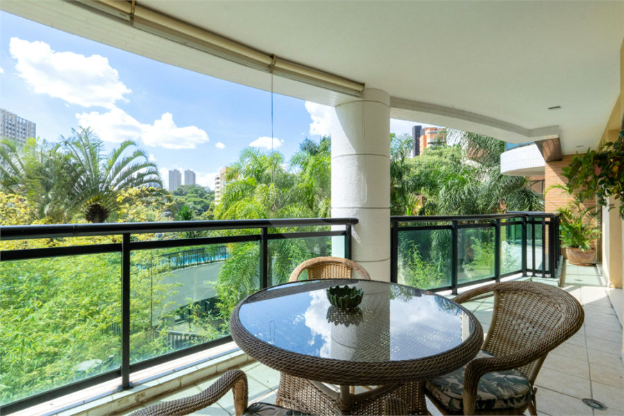 Apartamento à venda com 3 suítes em Morumbi, São Paulo, SP