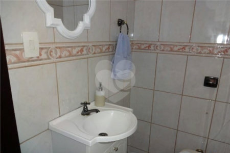 Sobrado à venda com 3 quartos, sendo 1 suíte, em Jardim São Luís, São Paulo, SP
