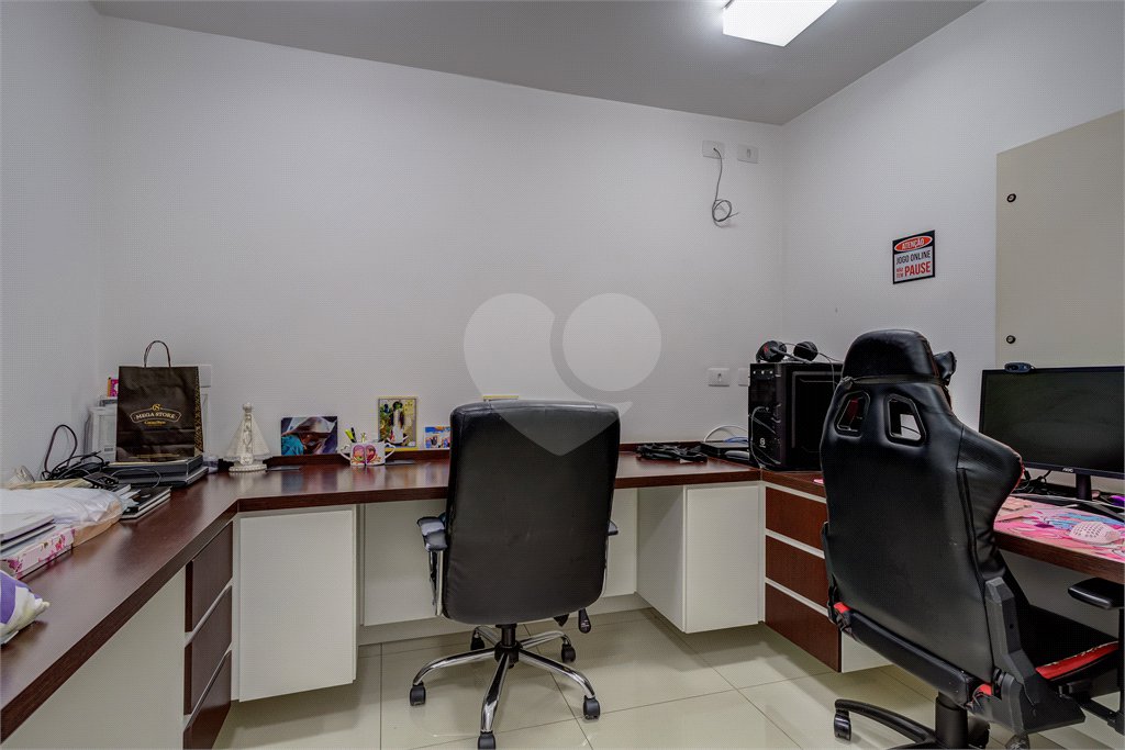 Sobrado à venda com 6 quartos, sendo 3 suítes, em Alto da Boa Vista, São Paulo, SP