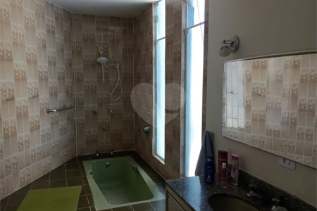 Casa à venda com 4 quartos, sendo 1 suíte, em Vila Rosa, Itapetininga, SP