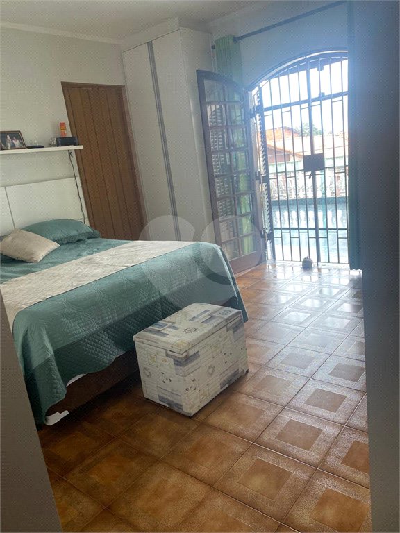 Sobrado à venda com 3 quartos em Jardim Imperador, Suzano, SP