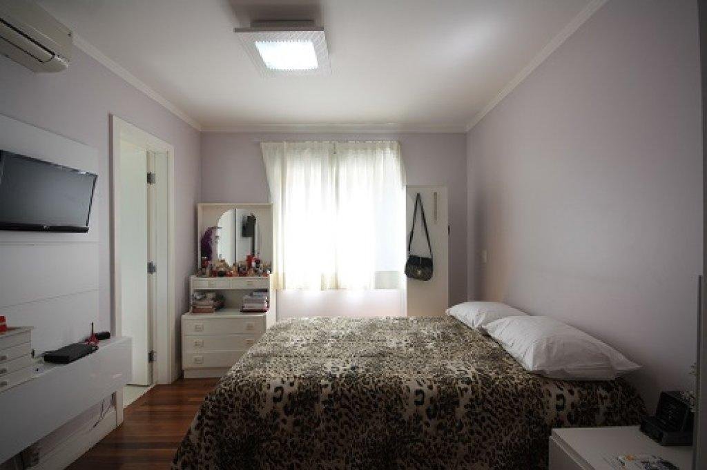 Casa à venda com 4 quartos, sendo 2 suítes, no condomínio Melbourne Residence, São Paulo - SP