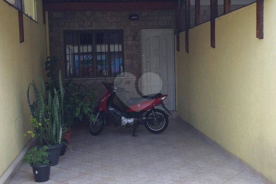Sobrado à venda com 3 quartos, sendo 1 suíte,  em Vila Medeiros, São Paulo, SP