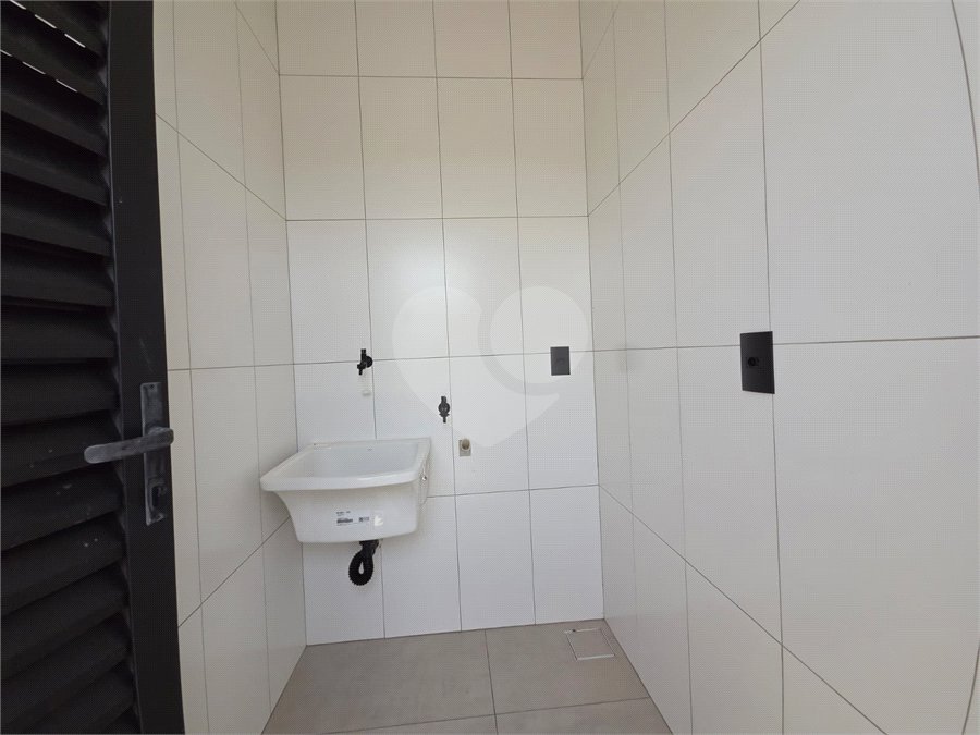 Casa à venda com 3 quartos, sendo 1 suíte, no condomínio Cerejeiras, Araçoiaba da Serra - SP