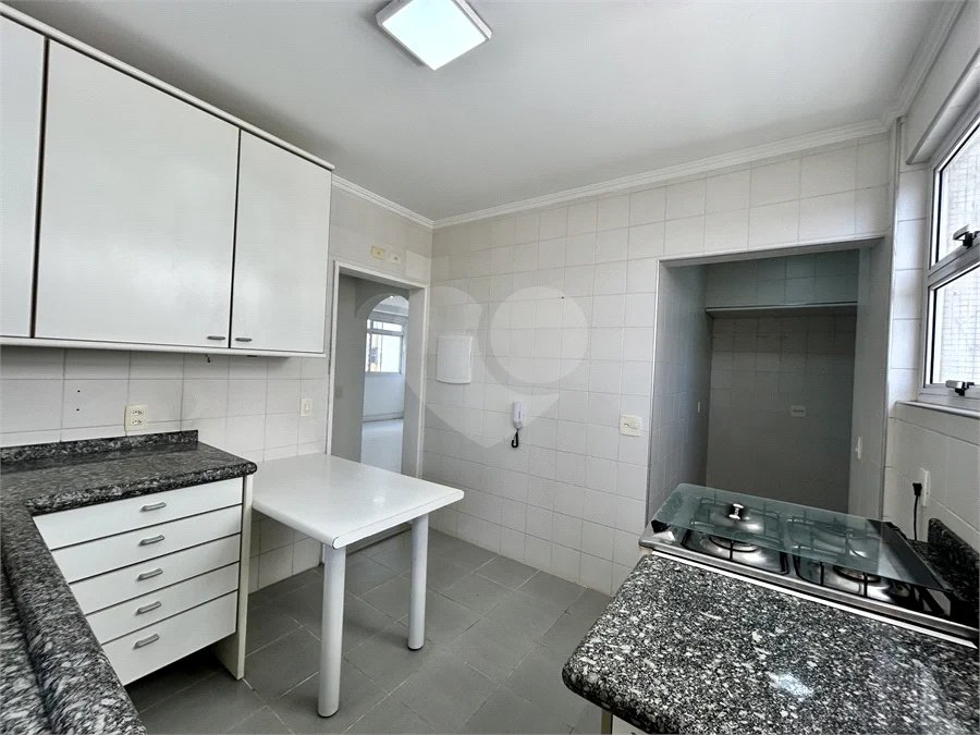 Apartamento de 105 m2, 3 dorms, 2 vagas livres em Perdizes