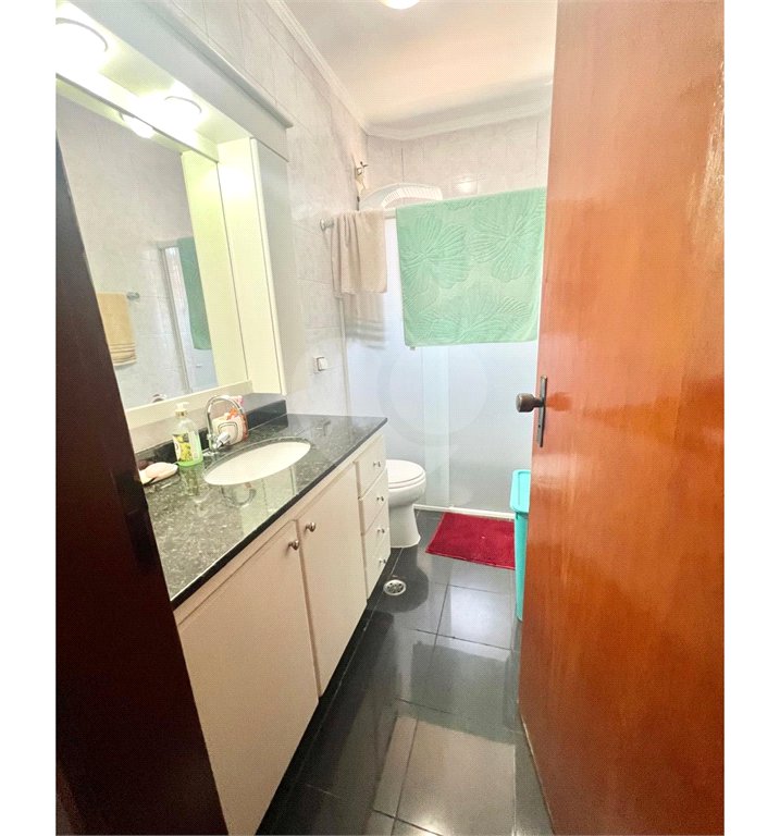 Casa à venda com 3 quartos, sendo 1 suíte, no condomínio Heráclito Graça, São Paulo - SP