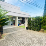 Casa à venda com 4 quartos, sendo 3 suítes, no condomínio Marc Ferez, Rio de Janeiro - RJ