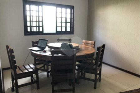 Casa à venda com 4 quartos, sendo 2 suítes, em Loteamento Loanda, Atibaia, SP