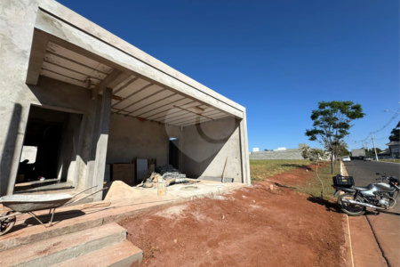 Casa á venda, com 03 Dormitórios, sendo 1 suíte, no Condomínio Recanto do Sábia em São Carlos-SP