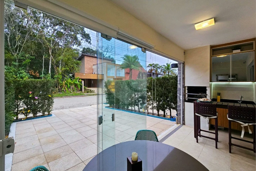 Villagio à venda com 3 quartos, sendo 1 suíte,  em Riviera de São Lourenço, Bertioga, SP