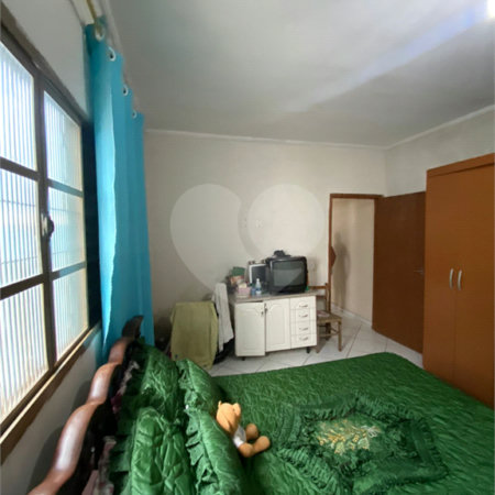 Casa Térrea com 2 dormitórios.