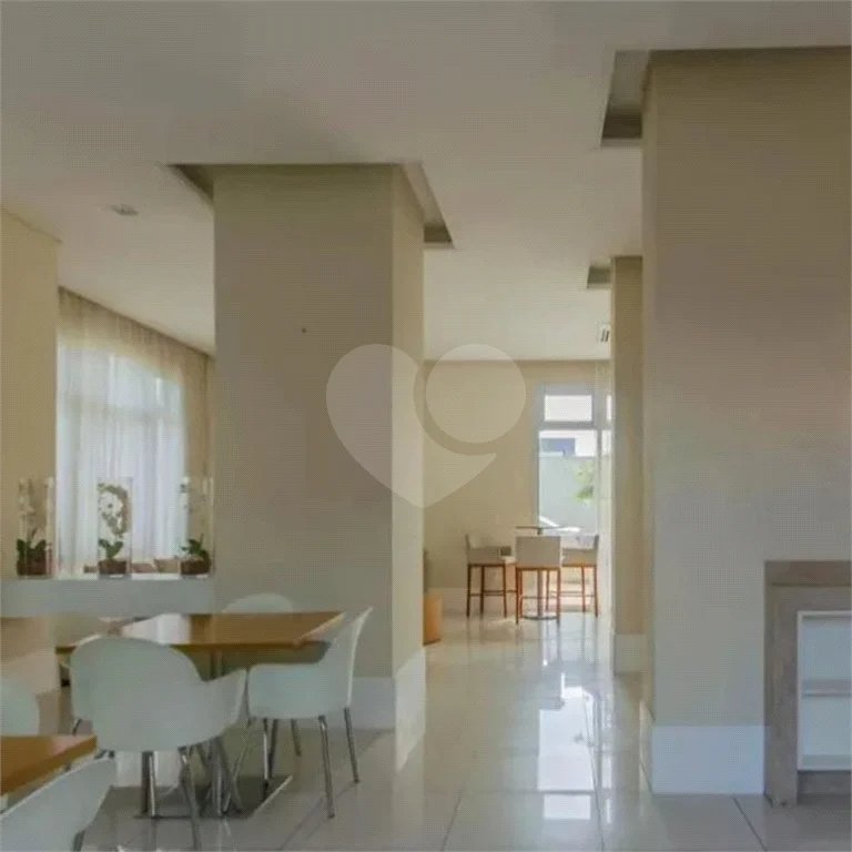 Apartamento no Ipiranga de 68m2 com 2 dorms, 1 suíte, 2 banheiros, 1 vaga. Estuda permuta.