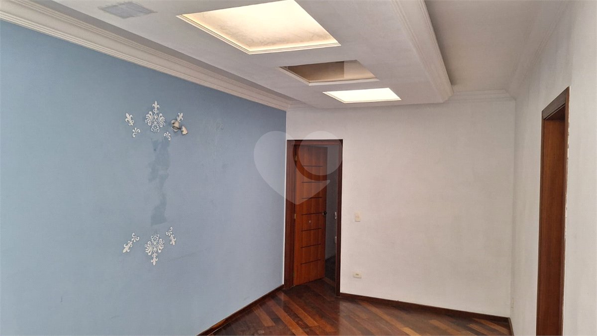 Sobrado para alugar com 4 quartos, sendo 3 suítes, em Vila Nivi, São Paulo, SP