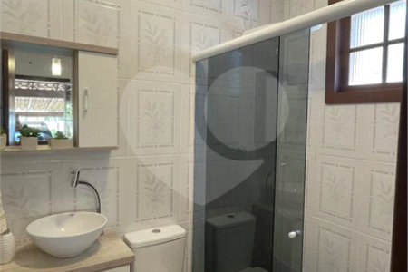 Casa à venda com 4 quartos, sendo 2 suítes, em Caravelas, Armação dos Búzios, RJ