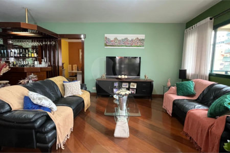 Apartamento à venda com 3 suítes em Moema, São Paulo, SP