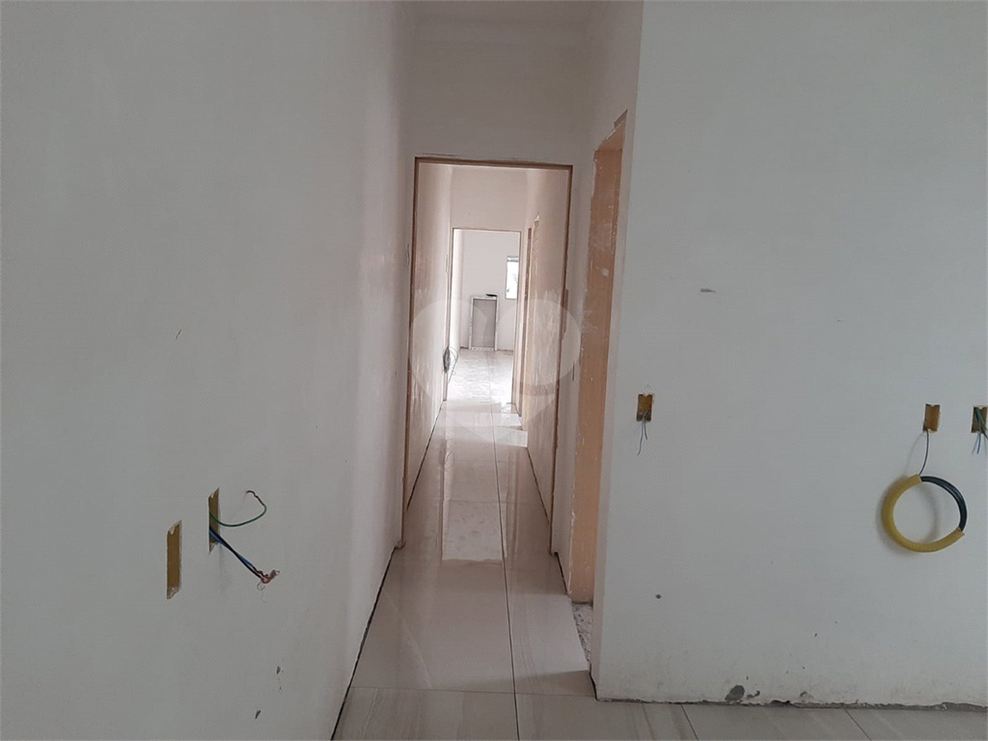 Casa à venda com 2 quartos, sendo 1 suíte, em Bosque dos Eucaliptos, São José dos Campos, SP