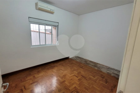 Casa à venda com 4 quartos, sendo 1 suíte, em São Judas, São Paulo, SP