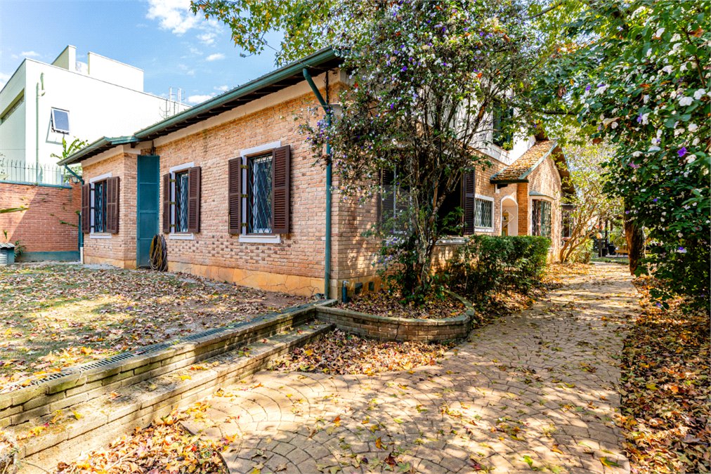 Casa à venda com 3 quartos, sendo 2 suítes,  em Alto da Boa Vista, São Paulo, SP