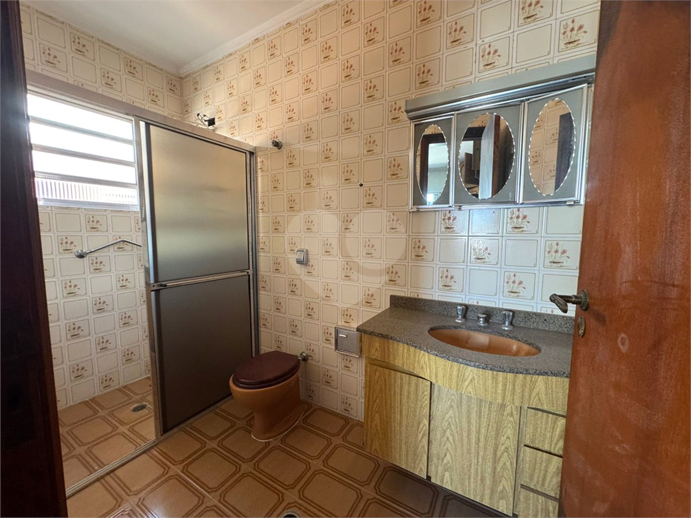 Casa à venda com 4 quartos, sendo 2 suítes,  em Vila Galvão, Guarulhos, SP