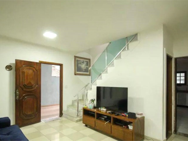 Sobrado à venda com 3 quartos, sendo 1 suíte,  em Vila Dom Pedro Ii, São Paulo, SP