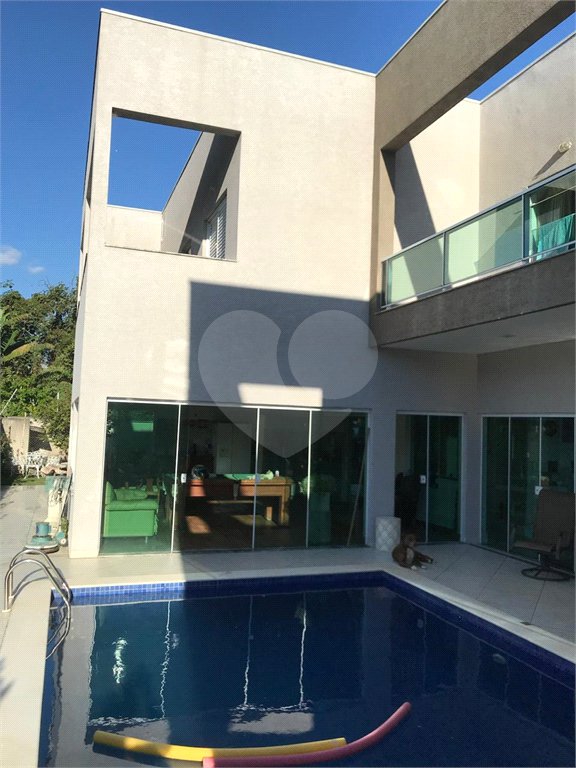 Casa à venda com 5 quartos, sendo 3 suítes, em Loteamento Jardim Morumbi, Atibaia, SP
