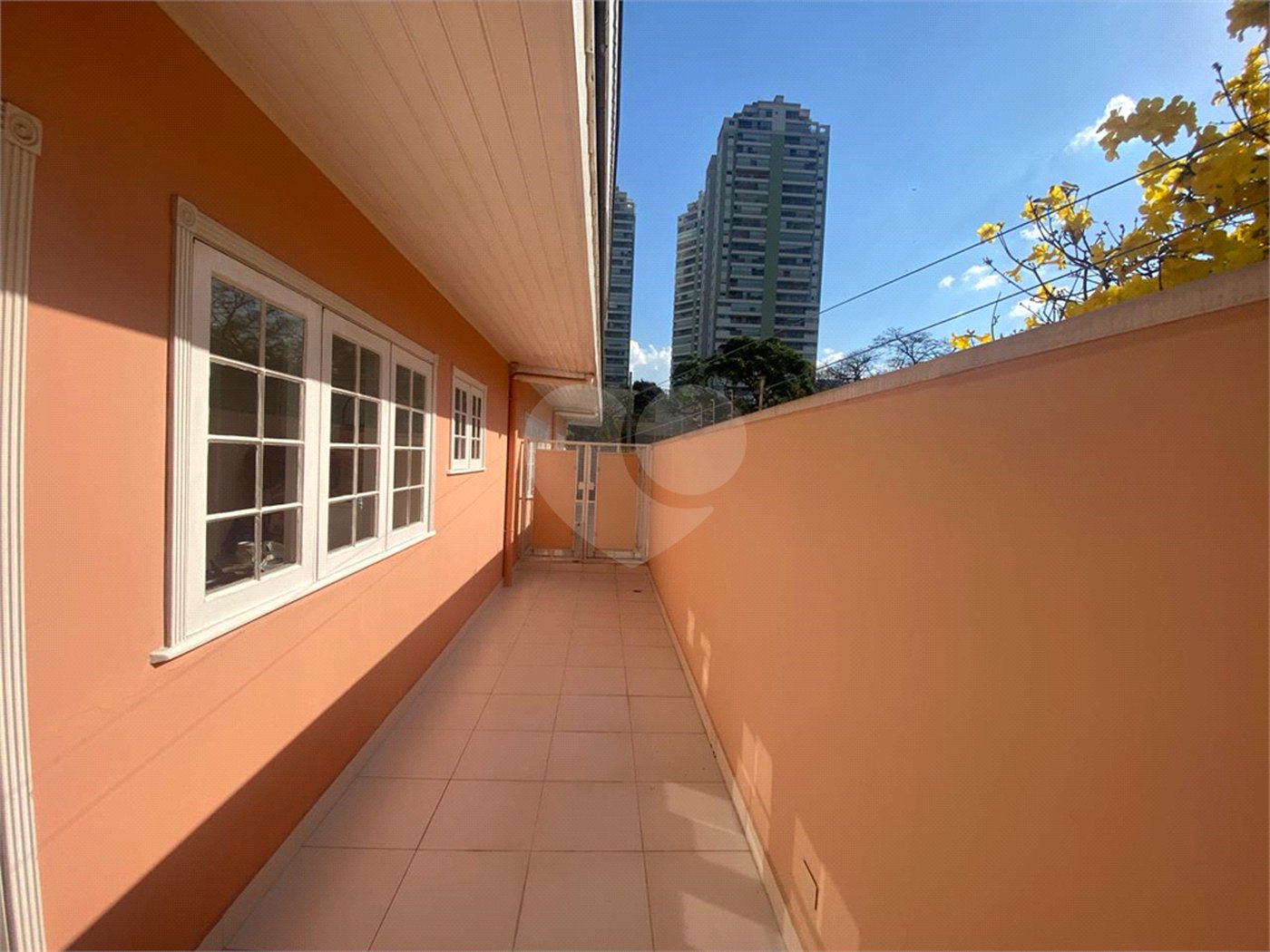 Casa à venda com 4 quartos, sendo 3 suítes, em Jardim Maia, Guarulhos, SP