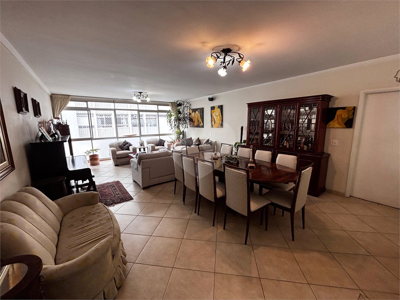 APARTAMENTO BAIRRO PARAÍSO COM 146 M² ÚTEIS - 2 VAGAS.