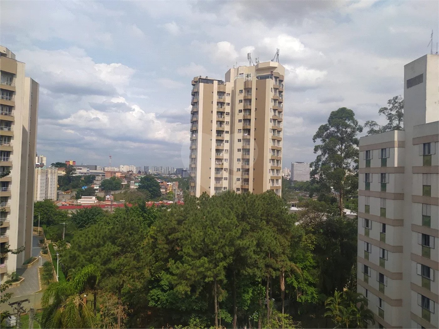Apartamento de 02 dormitorios 2 vagas com80 m²– Excelente localização em frente ao Shopping Tietê Plaza